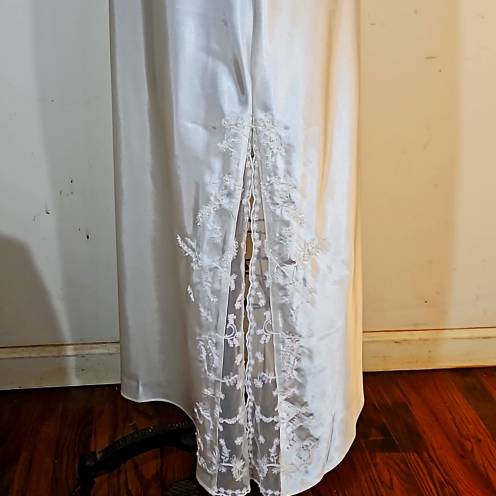 Vintage Long lacy beaded chemise by Valerie Stevens - Picture 5 of 11